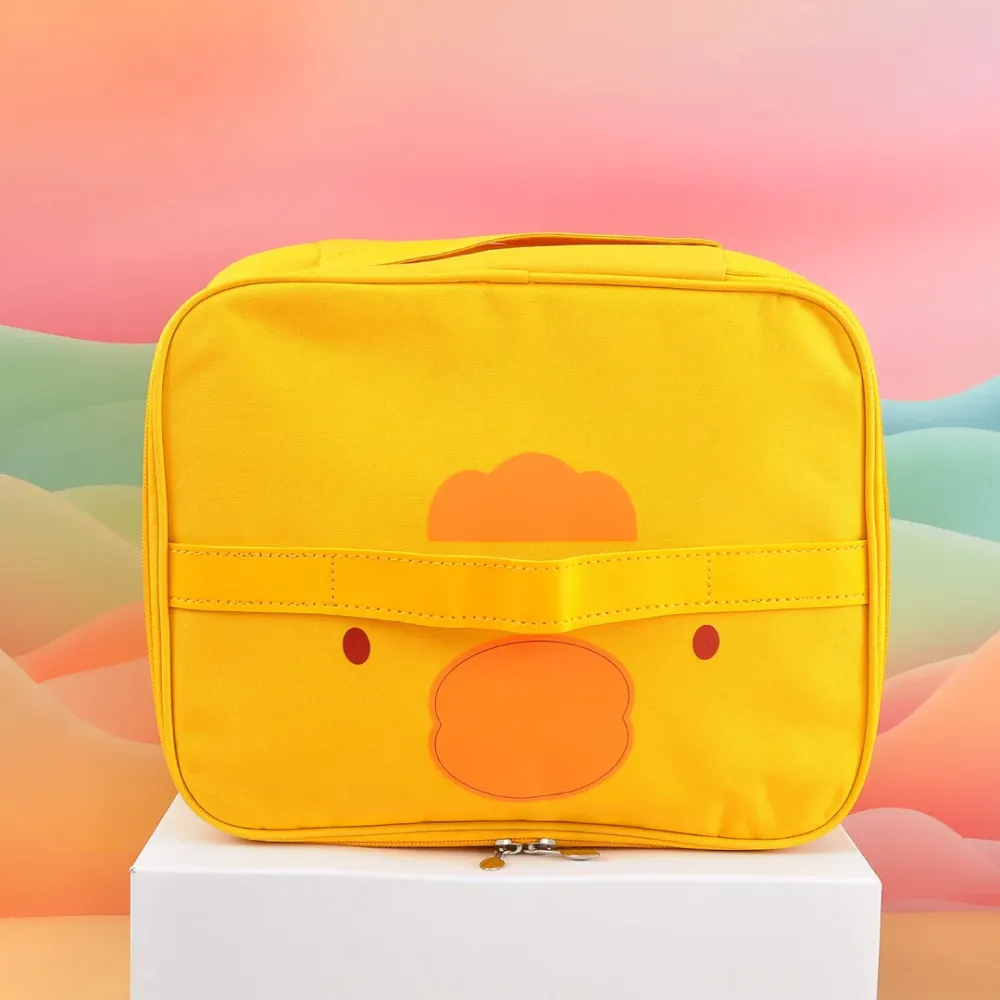 Duck theme lunch bag.