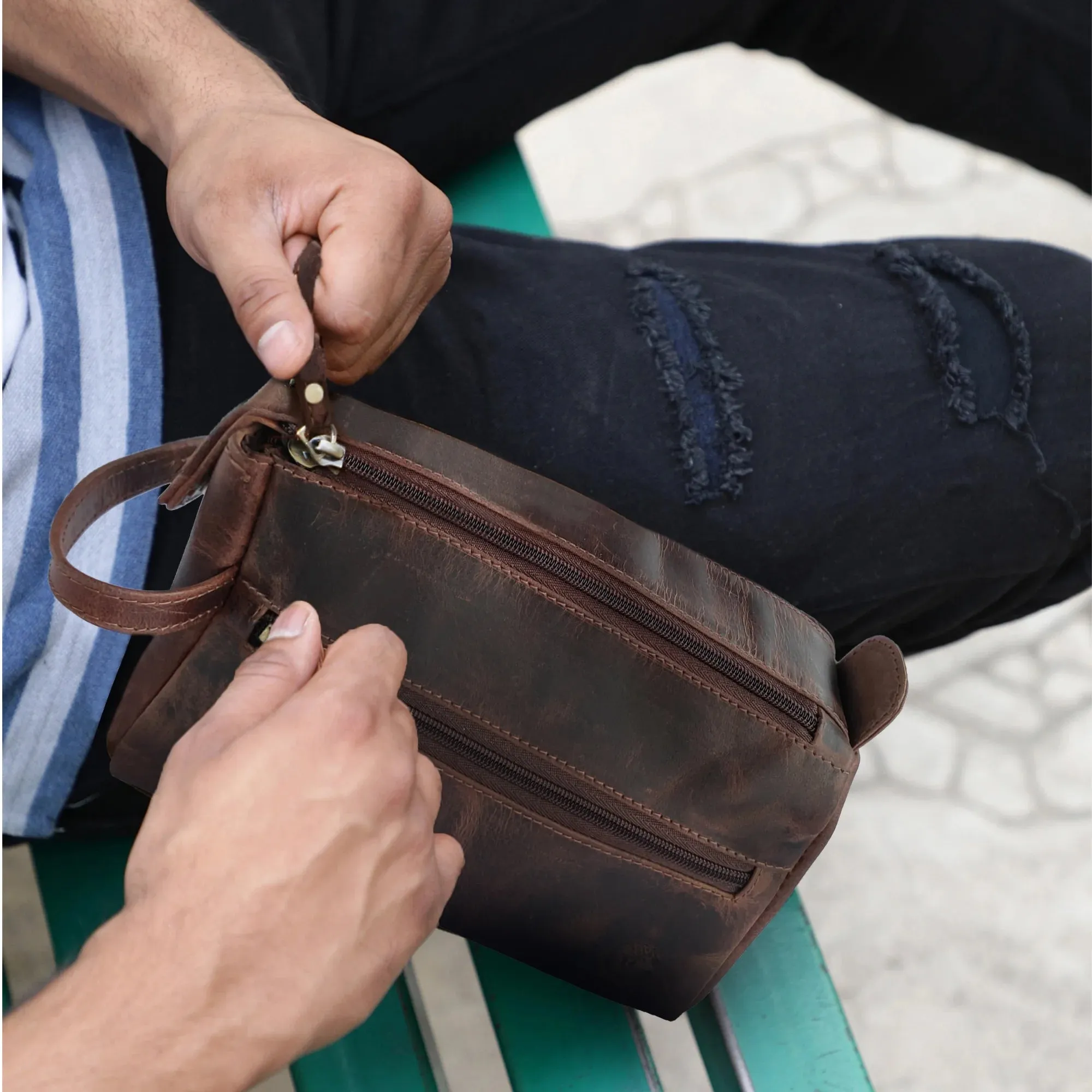 Leather Toiletry Bag for Men (Walnut Brown)