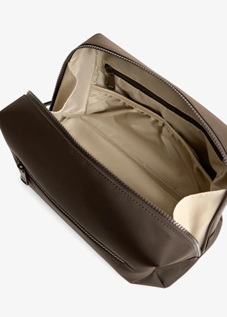 Londona (Nylon Toiletry Bag)