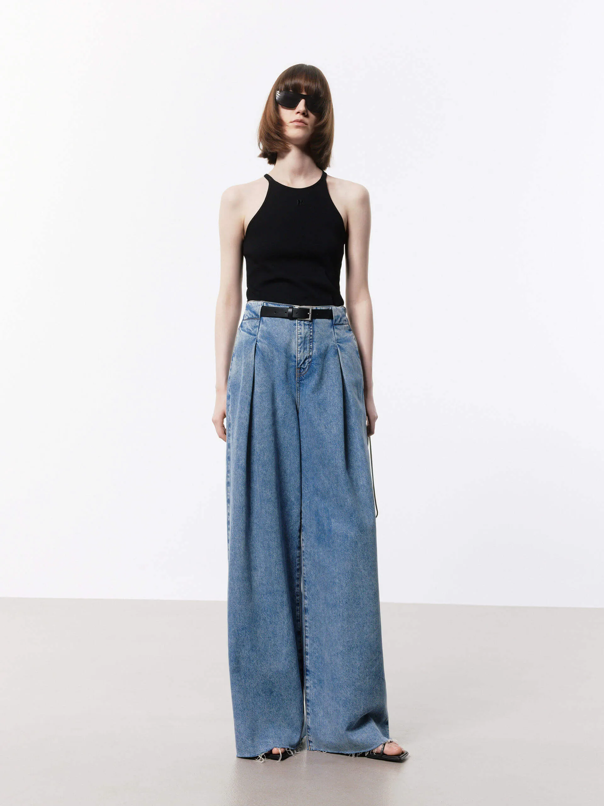 Pleated Wide Leg Jeans