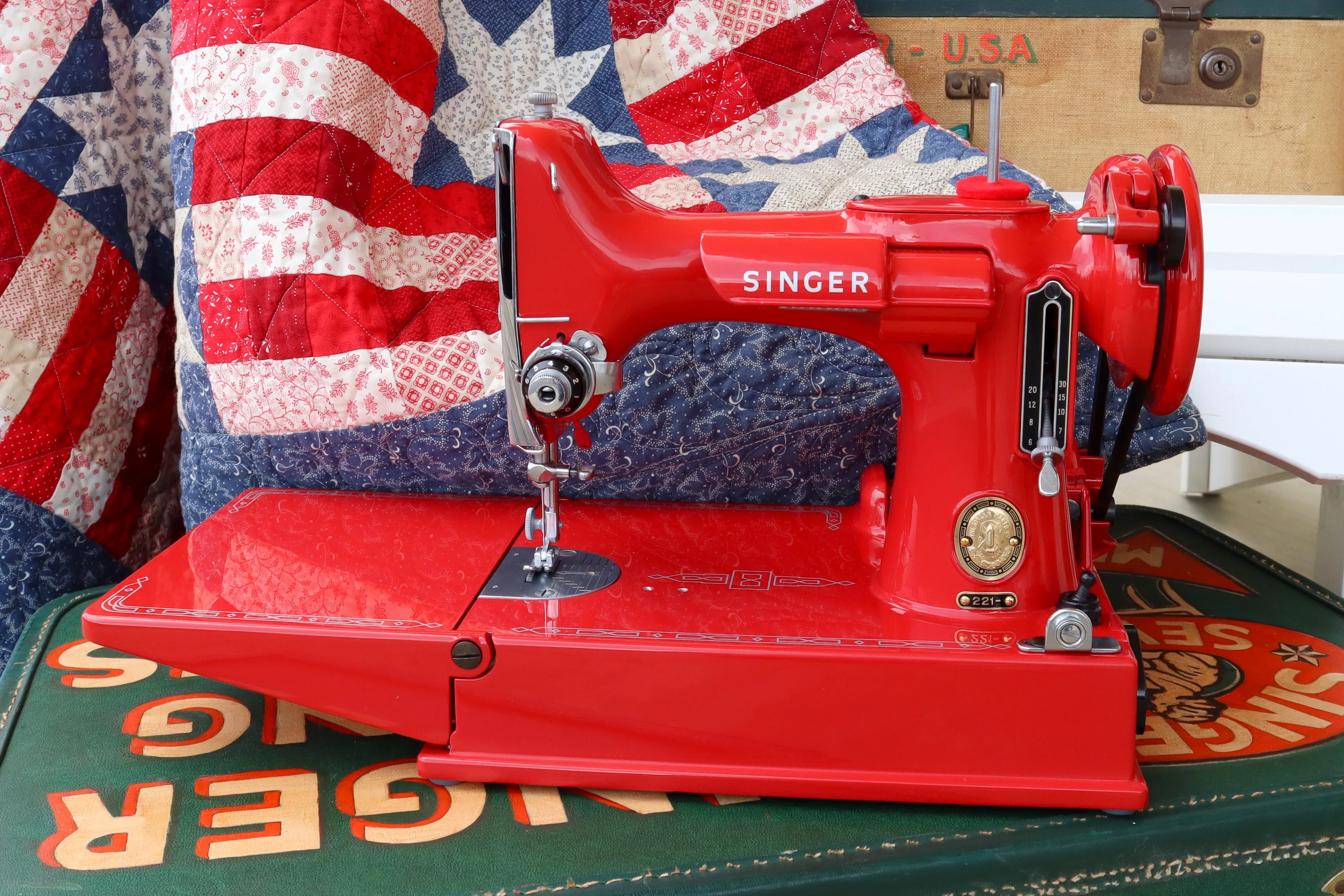 Singer Featherweight 221, AM696*** - Fully Restored in Liberty Red