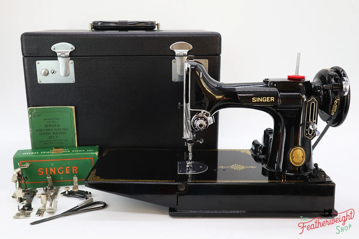 Singer Featherweight 221 Sewing Machine, AK7911**