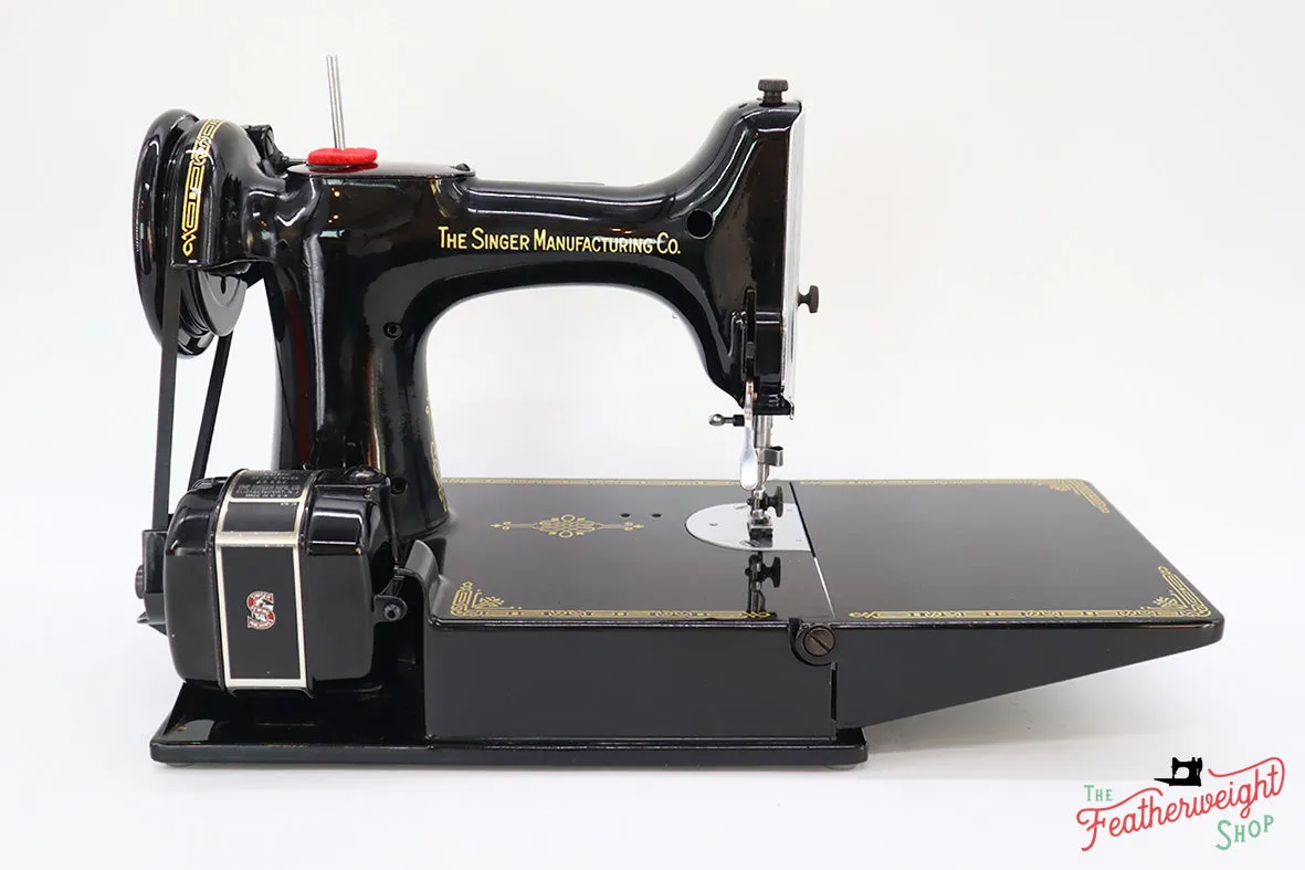 Singer Featherweight 221 Sewing Machine, AK7911**