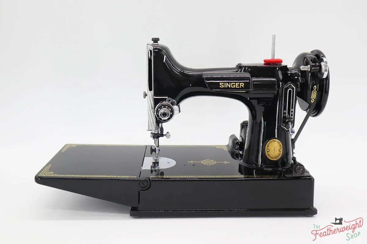 Singer Featherweight 221 Sewing Machine, AL183***