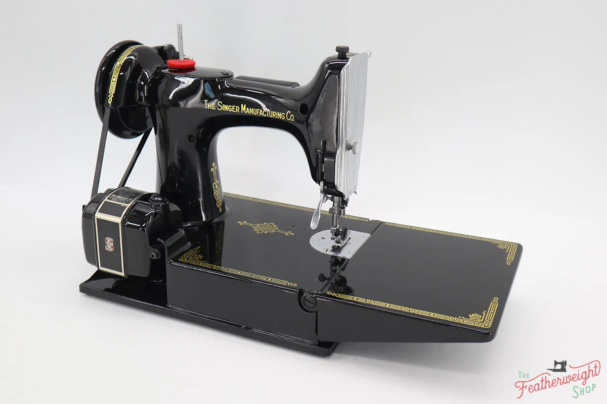 Singer Featherweight 221 Sewing Machine, AL183***