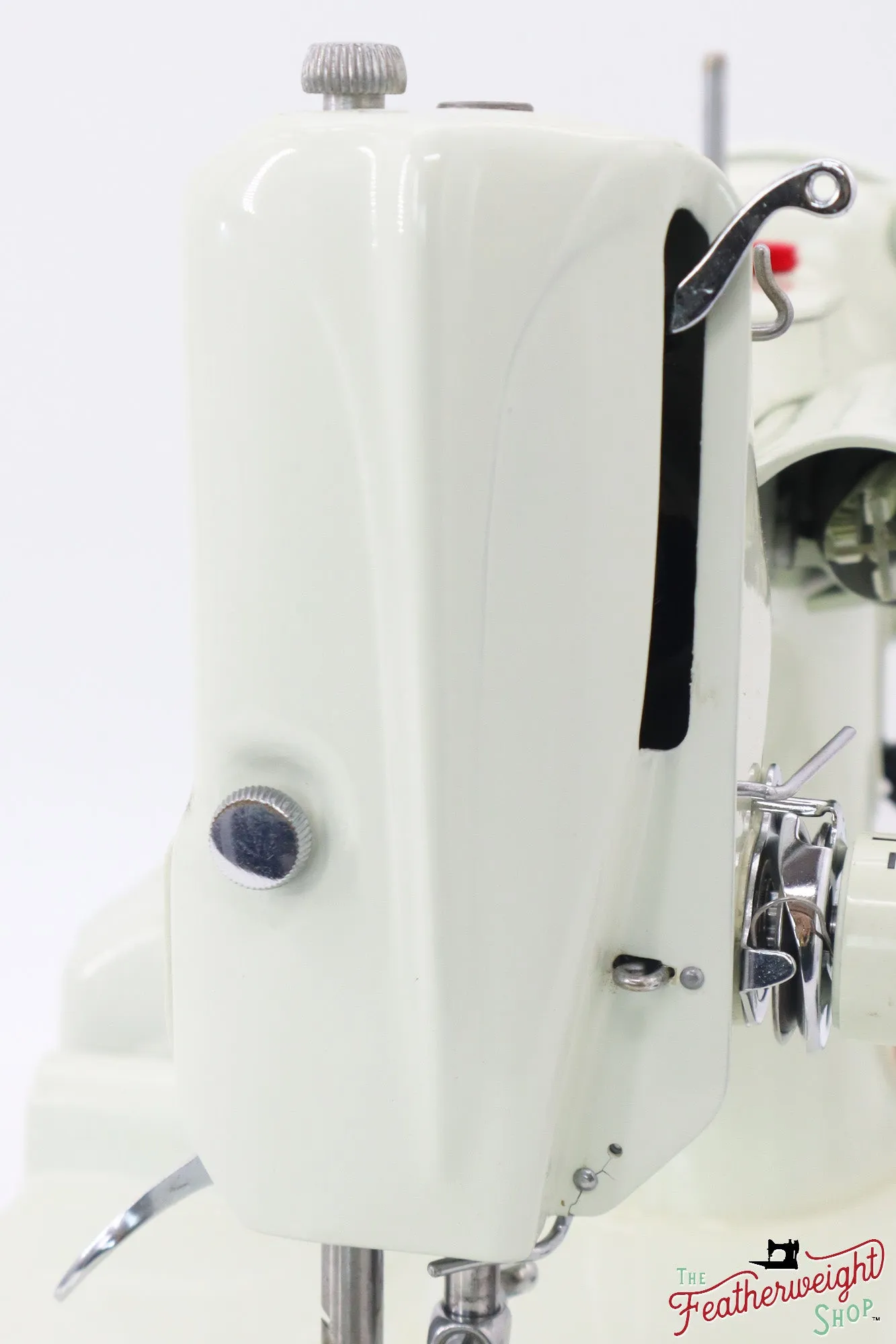 Singer Featherweight 221 Sewing Machine, WHITE - EV896***