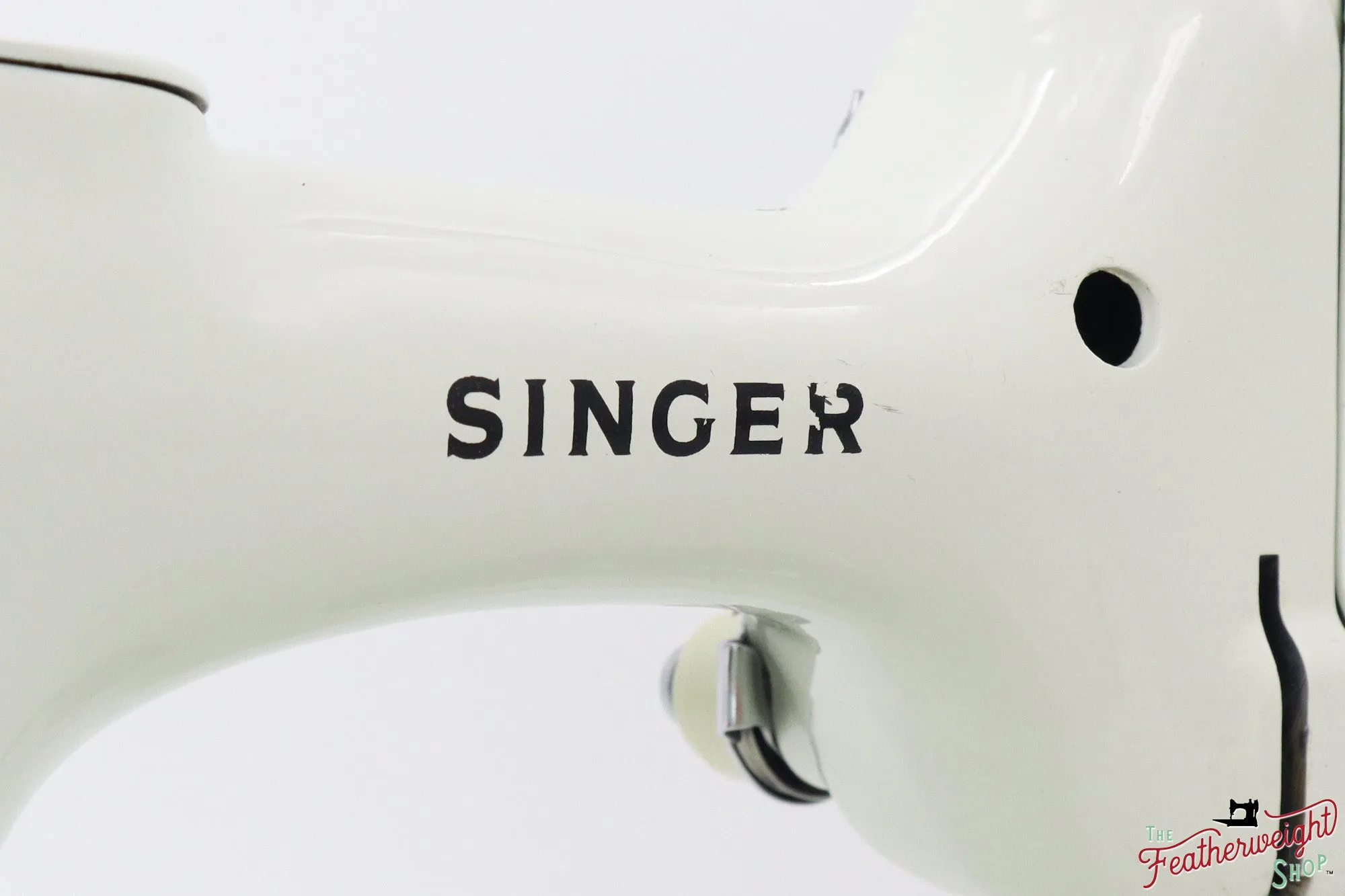 Singer Featherweight 221 Sewing Machine, WHITE - EV9575**