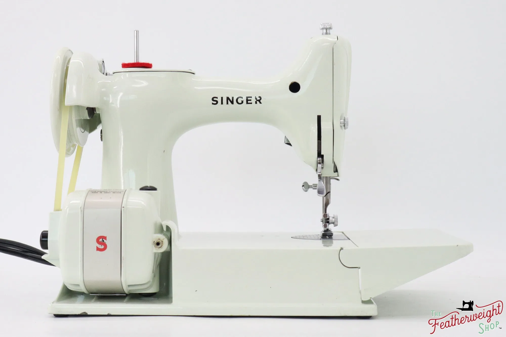 Singer Featherweight 221 Sewing Machine, WHITE - EV9575**