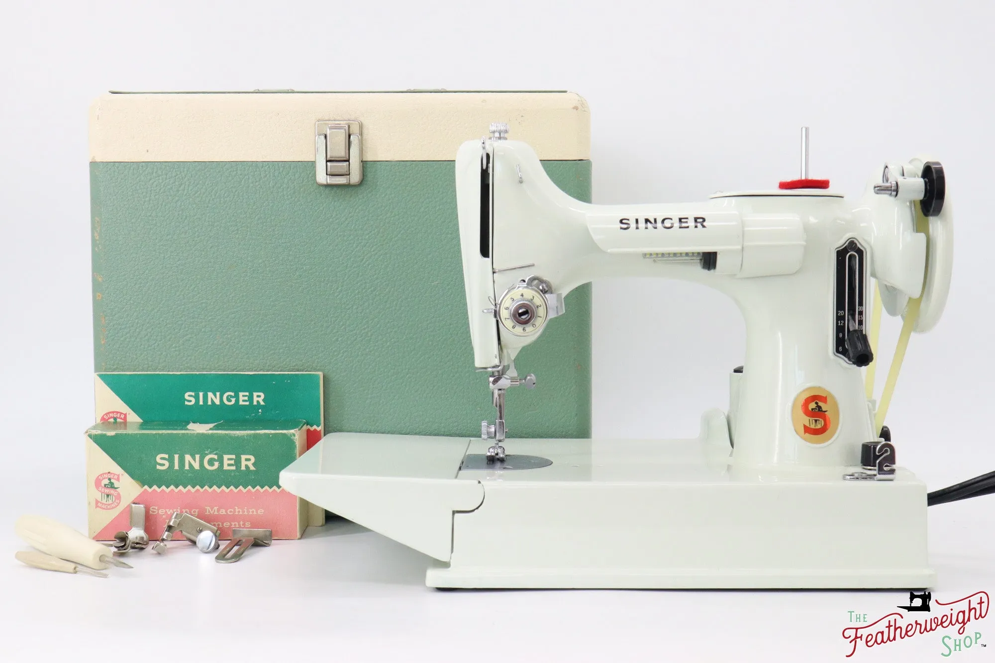 Singer Featherweight 221 Sewing Machine, WHITE - EV9575**