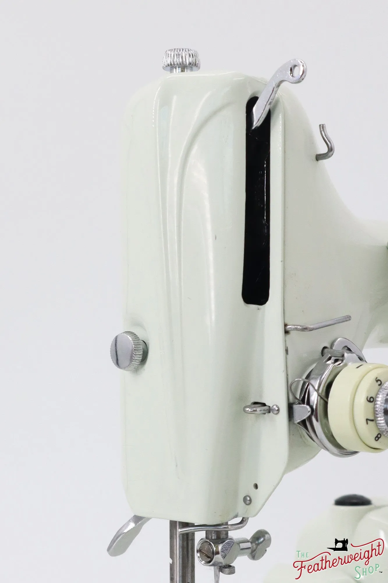 Singer Featherweight 221 Sewing Machine, WHITE - EV9575**