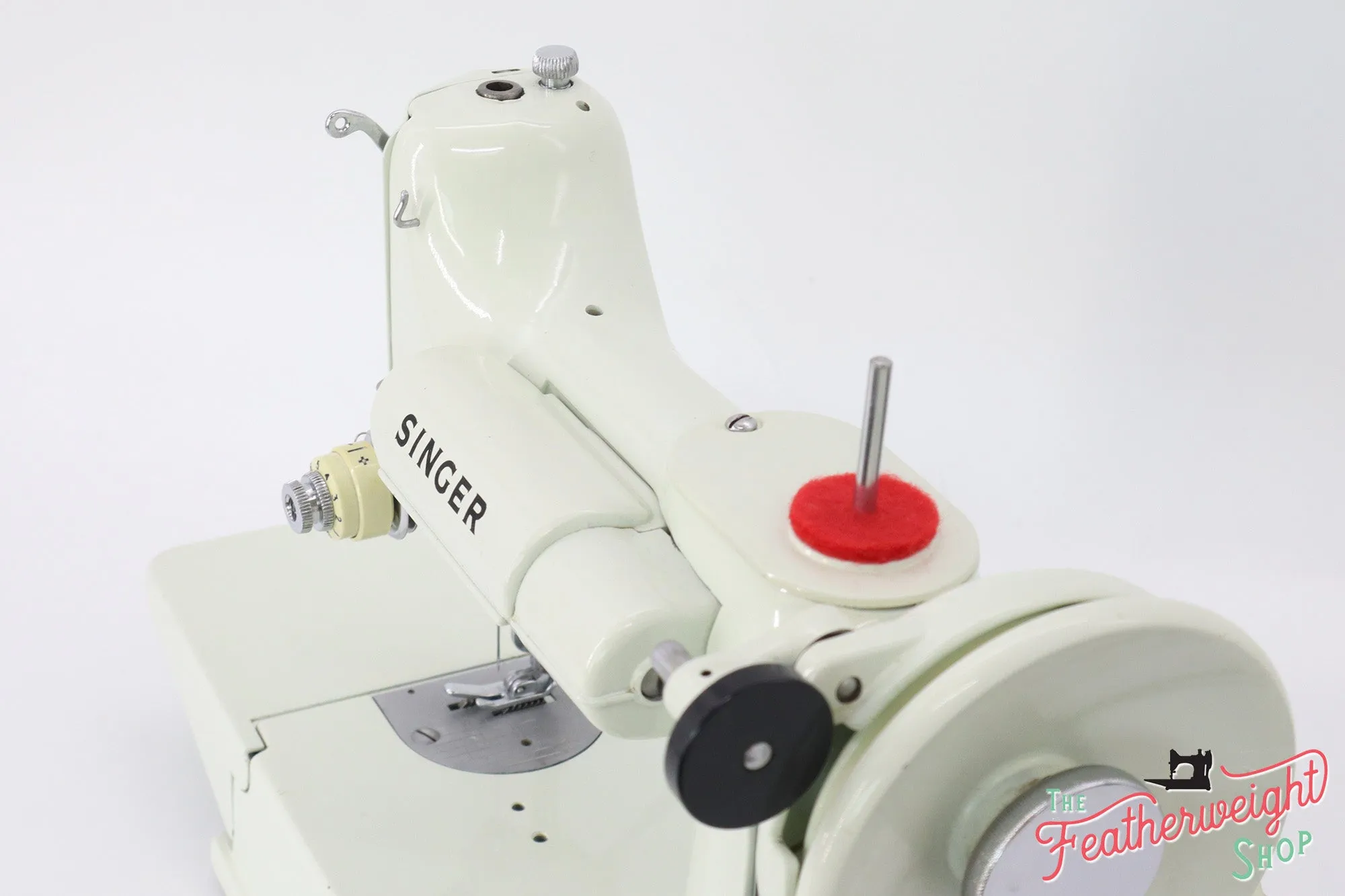 Singer Featherweight 221 Sewing Machine, WHITE EV974***