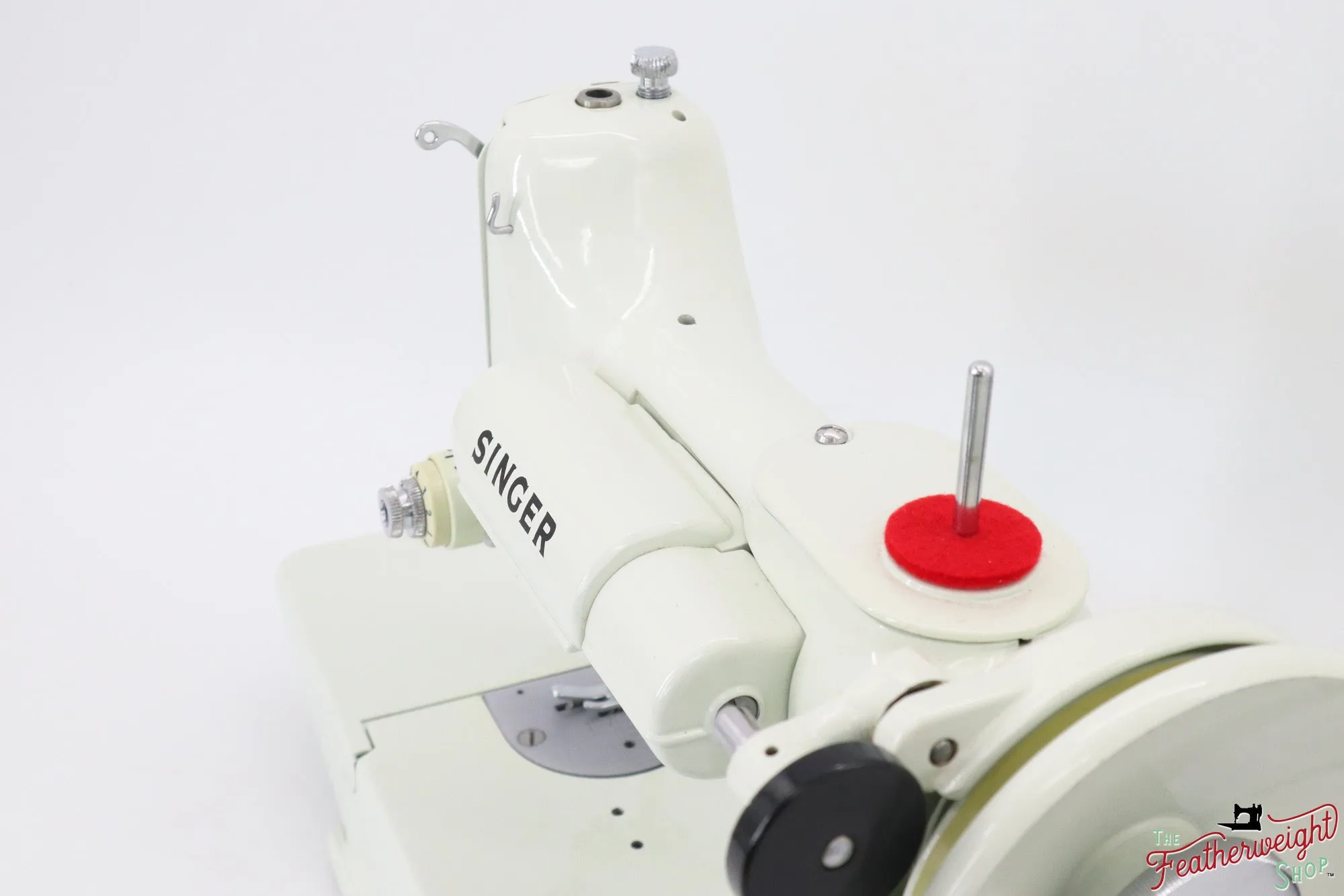 Singer Featherweight 221 Sewing Machine, WHITE - EV978***