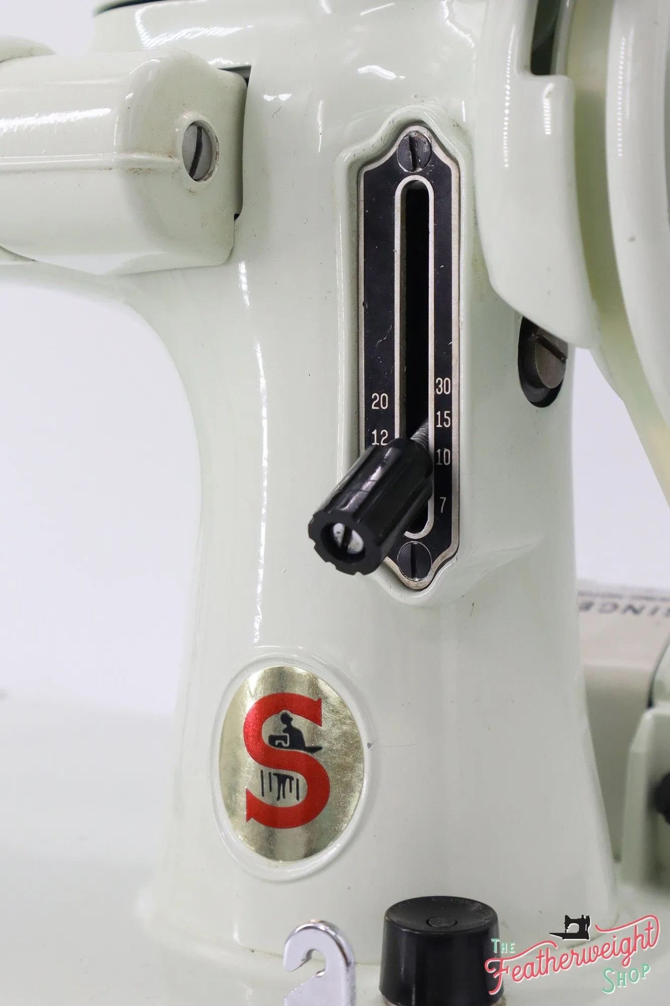 Singer Featherweight 221 Sewing Machine, WHITE EV9828**