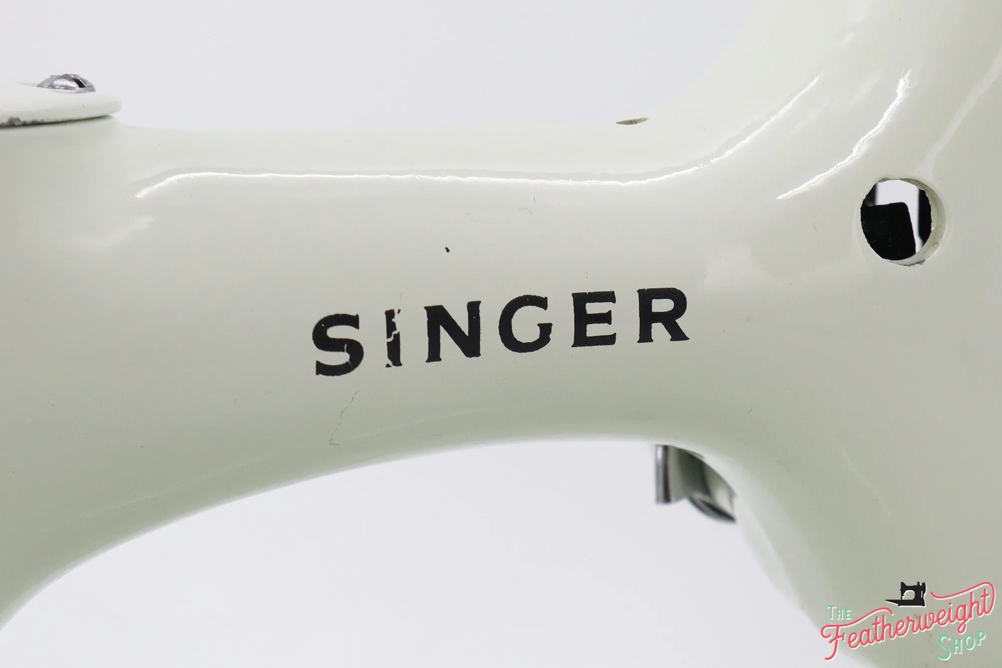 Singer Featherweight 221 Sewing Machine, WHITE EV9828**