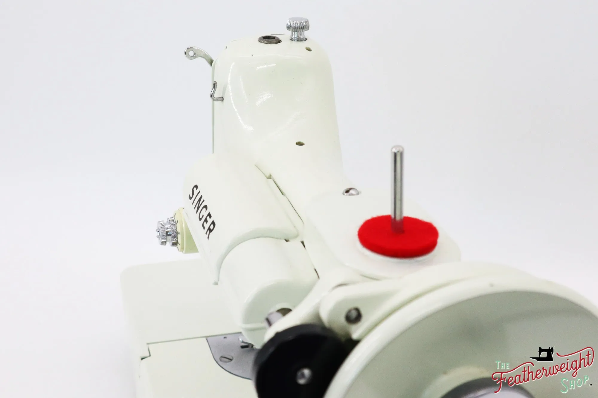 Singer Featherweight 221 Sewing Machine, WHITE - EV98939*