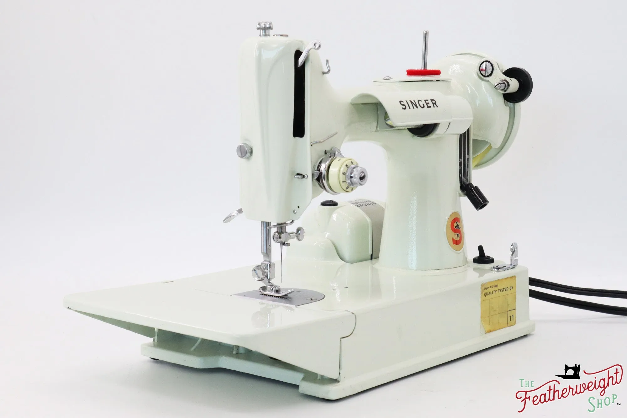 Singer Featherweight 221 Sewing Machine, WHITE - EV98939*