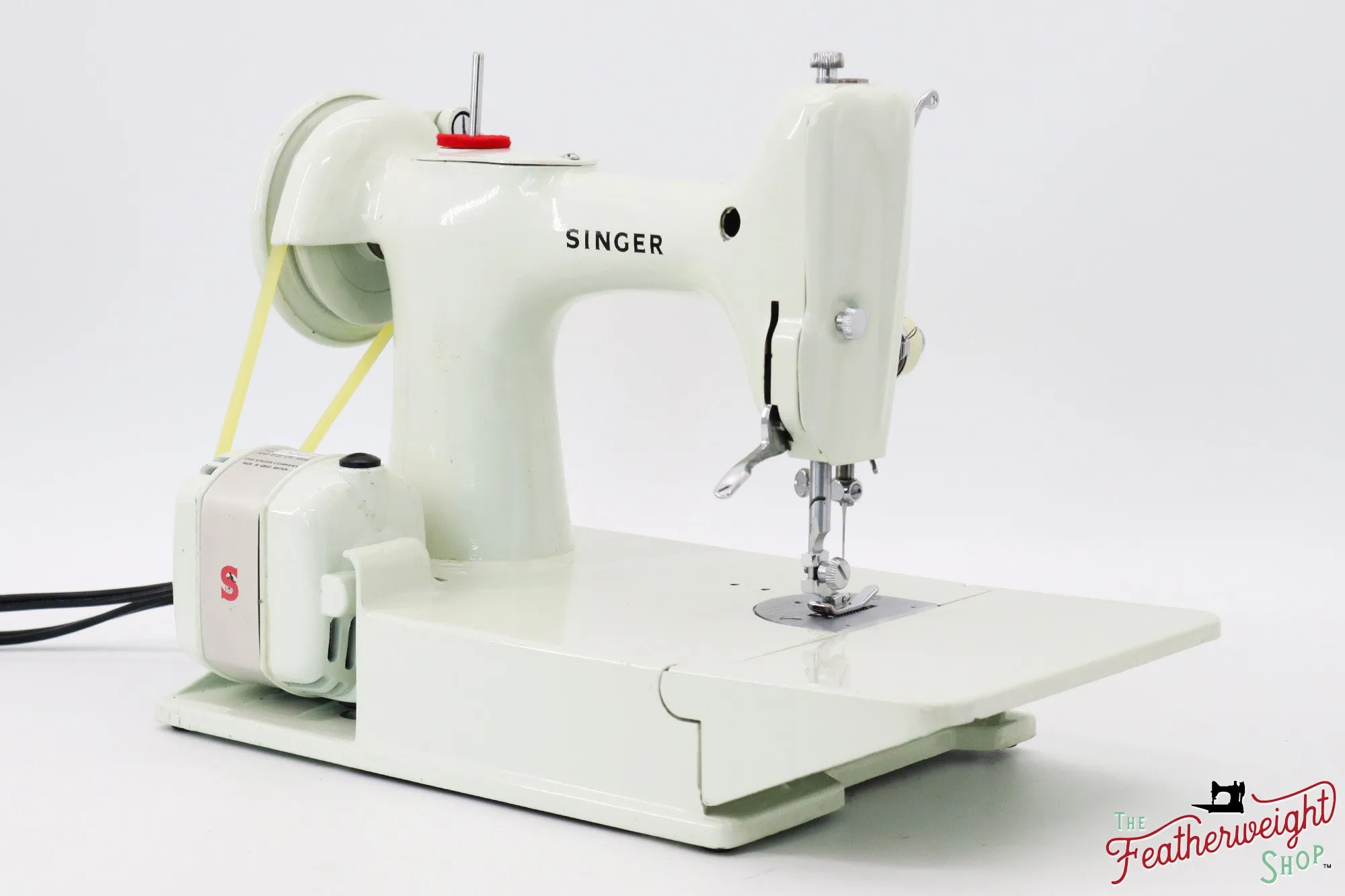 Singer Featherweight 221 Sewing Machine, WHITE - EV98939*