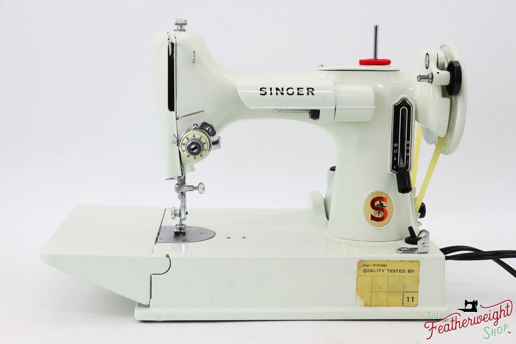 Singer Featherweight 221 Sewing Machine, WHITE - EV98939*