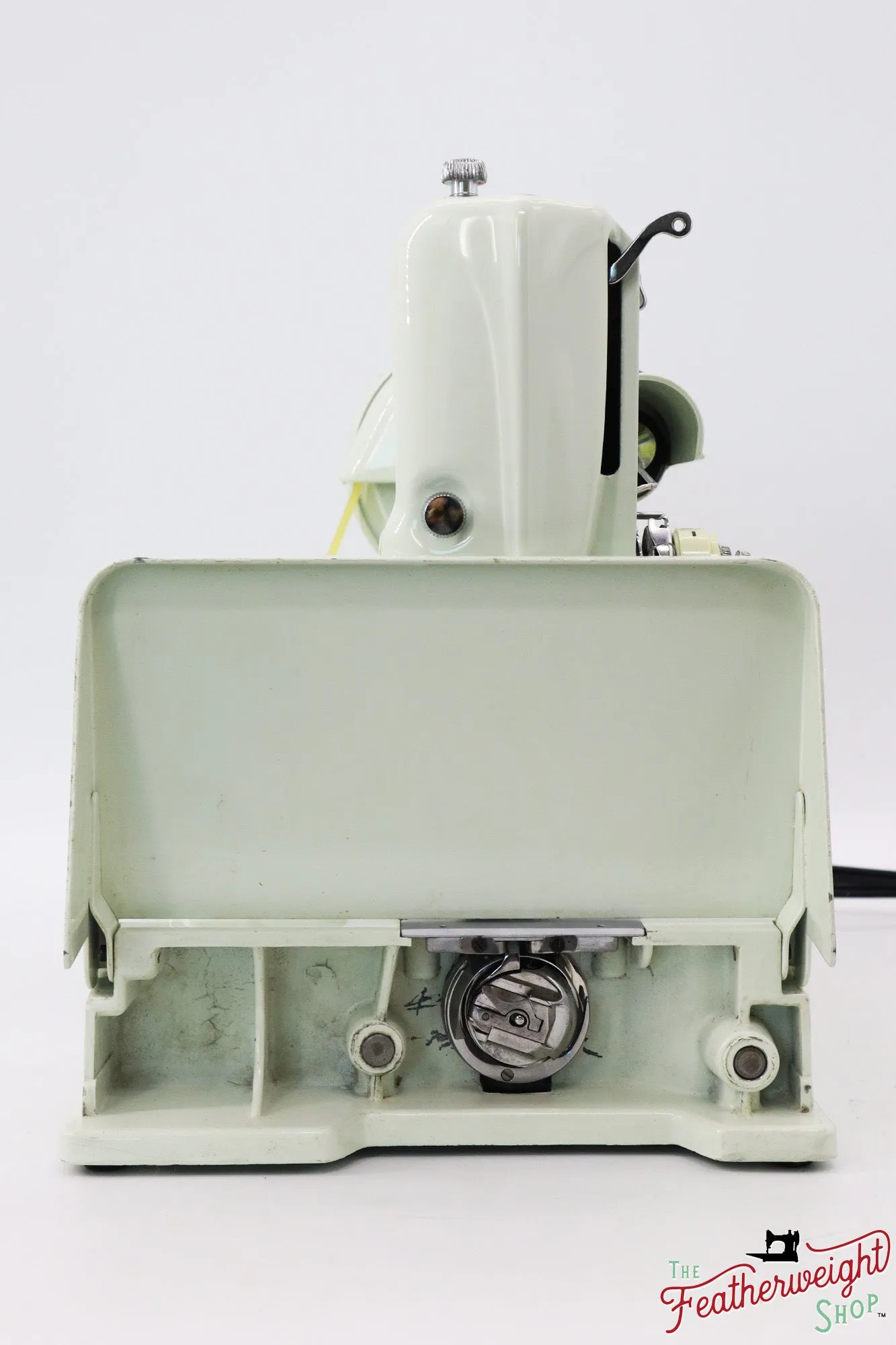 Singer Featherweight 221 Sewing Machine, WHITE - EV98939*