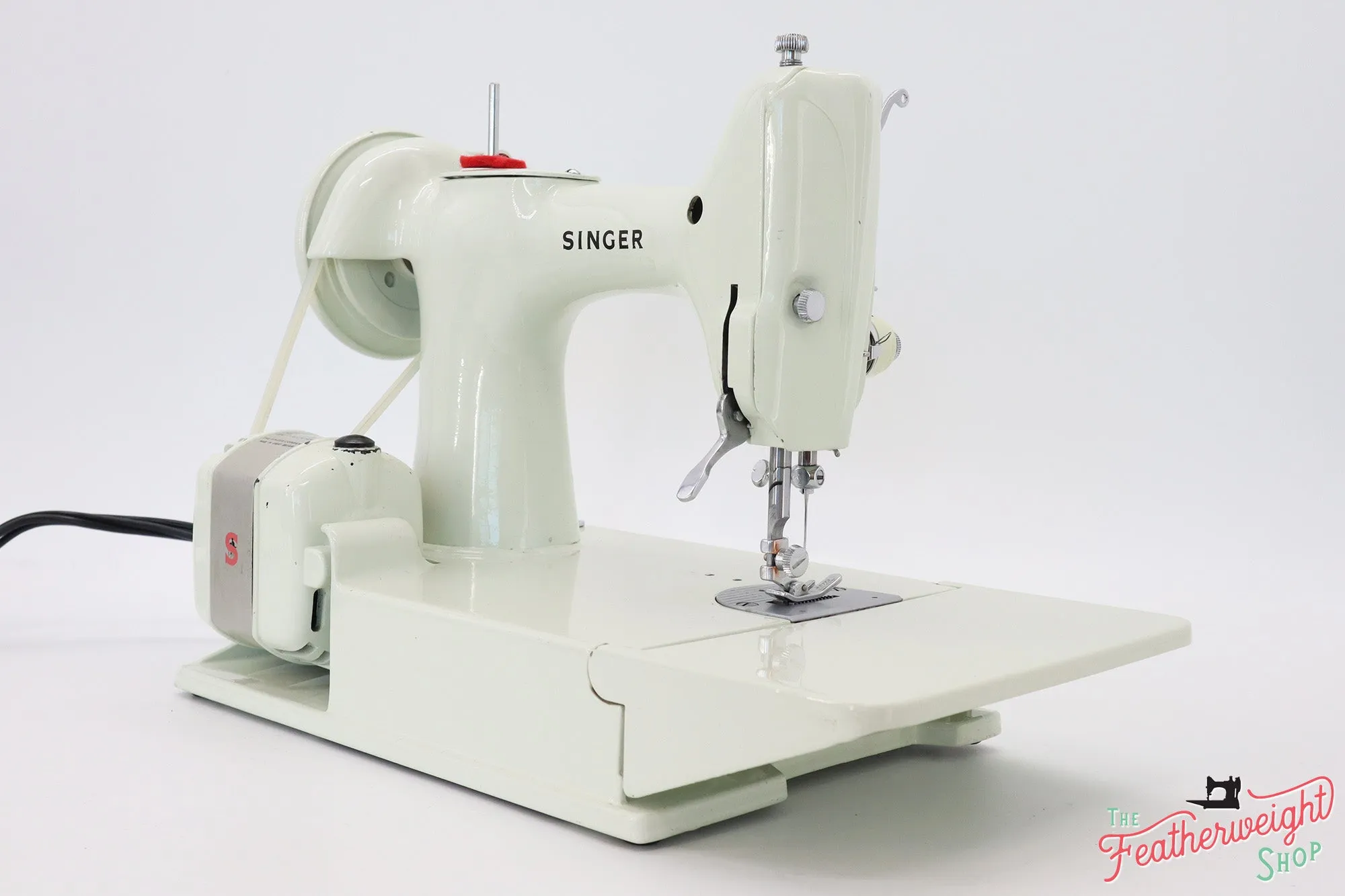 Singer Featherweight 221 Sewing Machine, WHITE FA227***