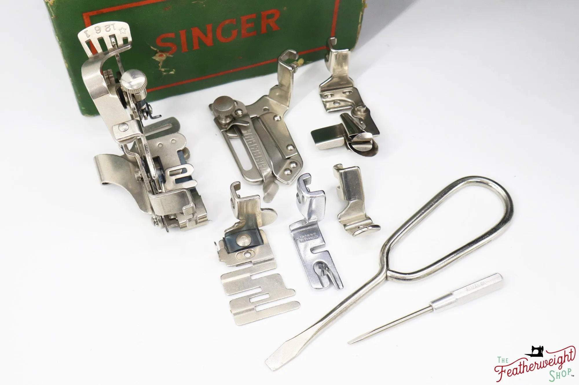 Singer Featherweight 221K Sewing Machine, 1952 - EH1402**