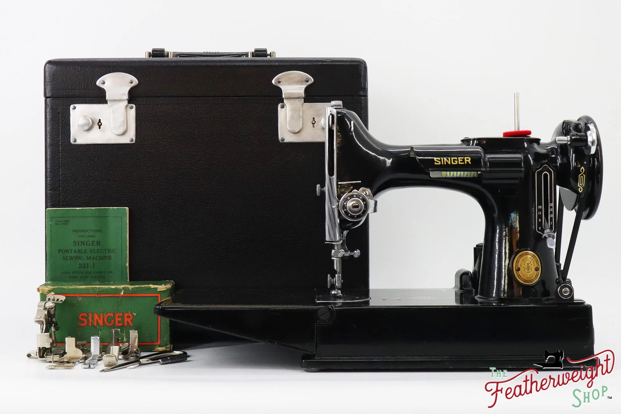 Singer Featherweight 221K Sewing Machine, 1952 - EH245***