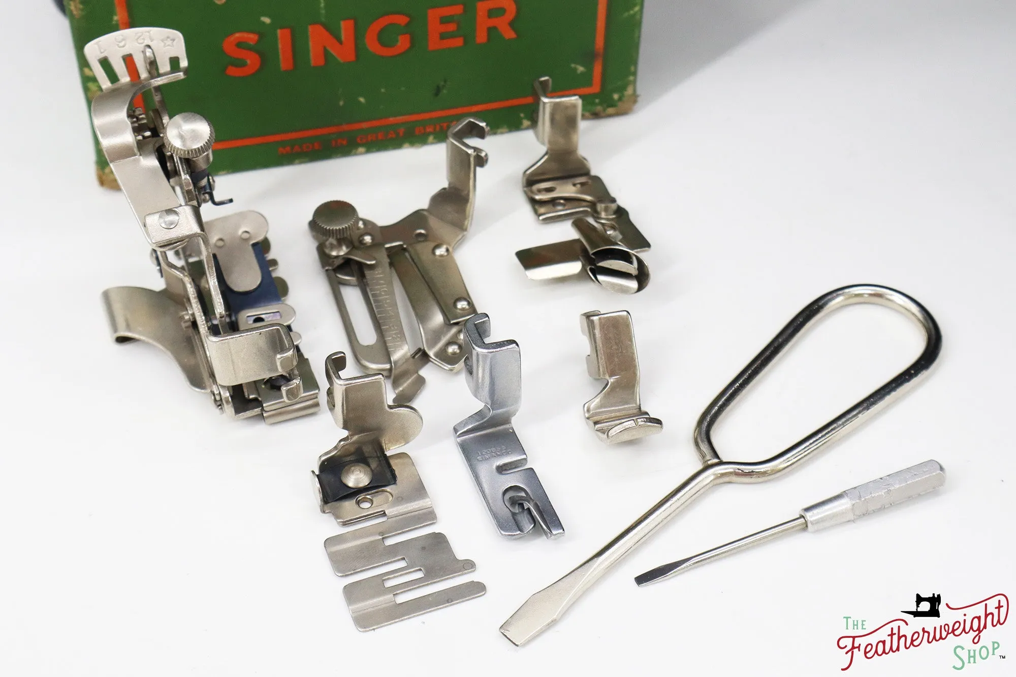 Singer Featherweight 221K Sewing Machine, 1952 - EH379***