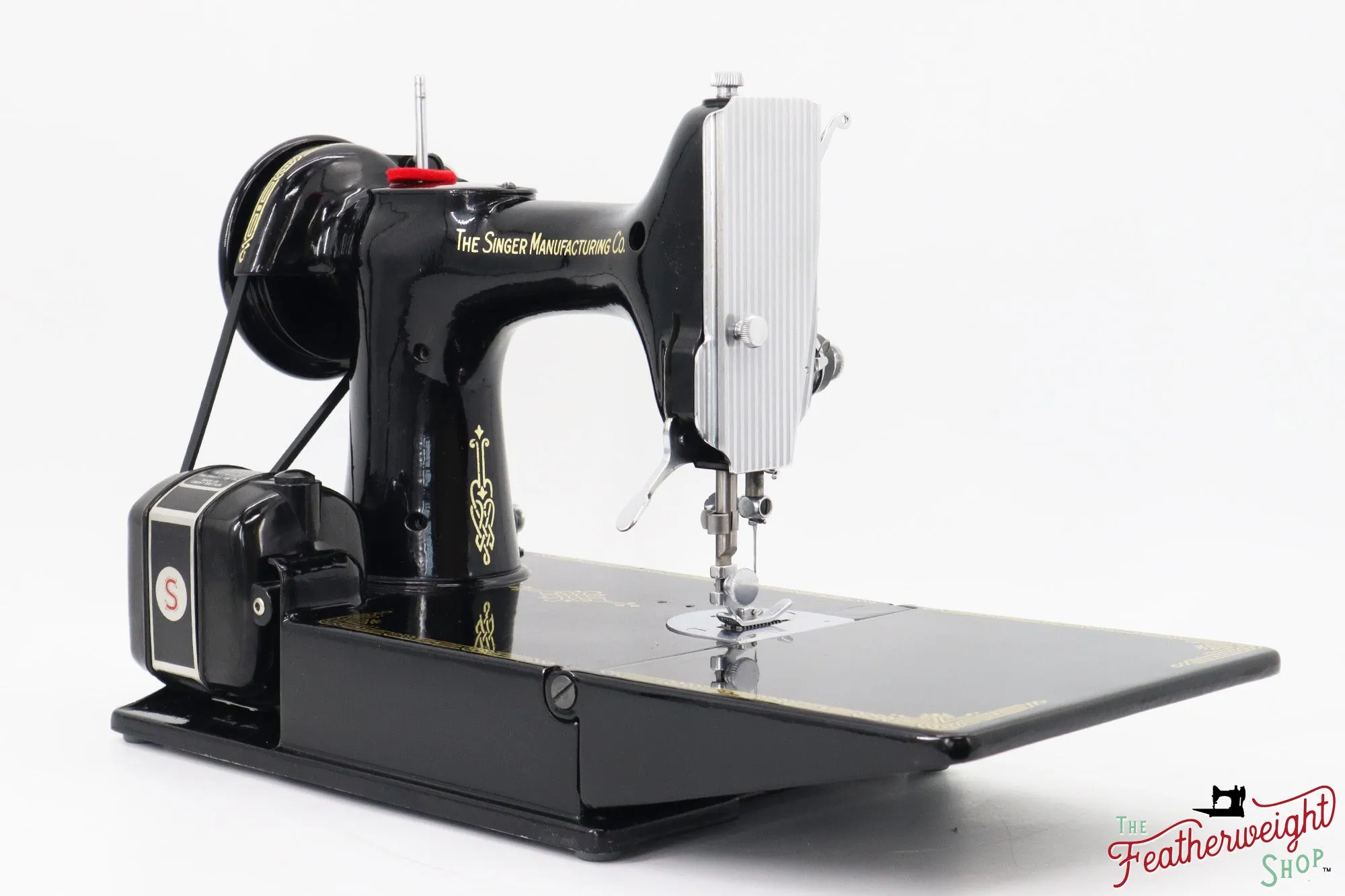 Singer Featherweight 221K Sewing Machine, 1952 - EH379***