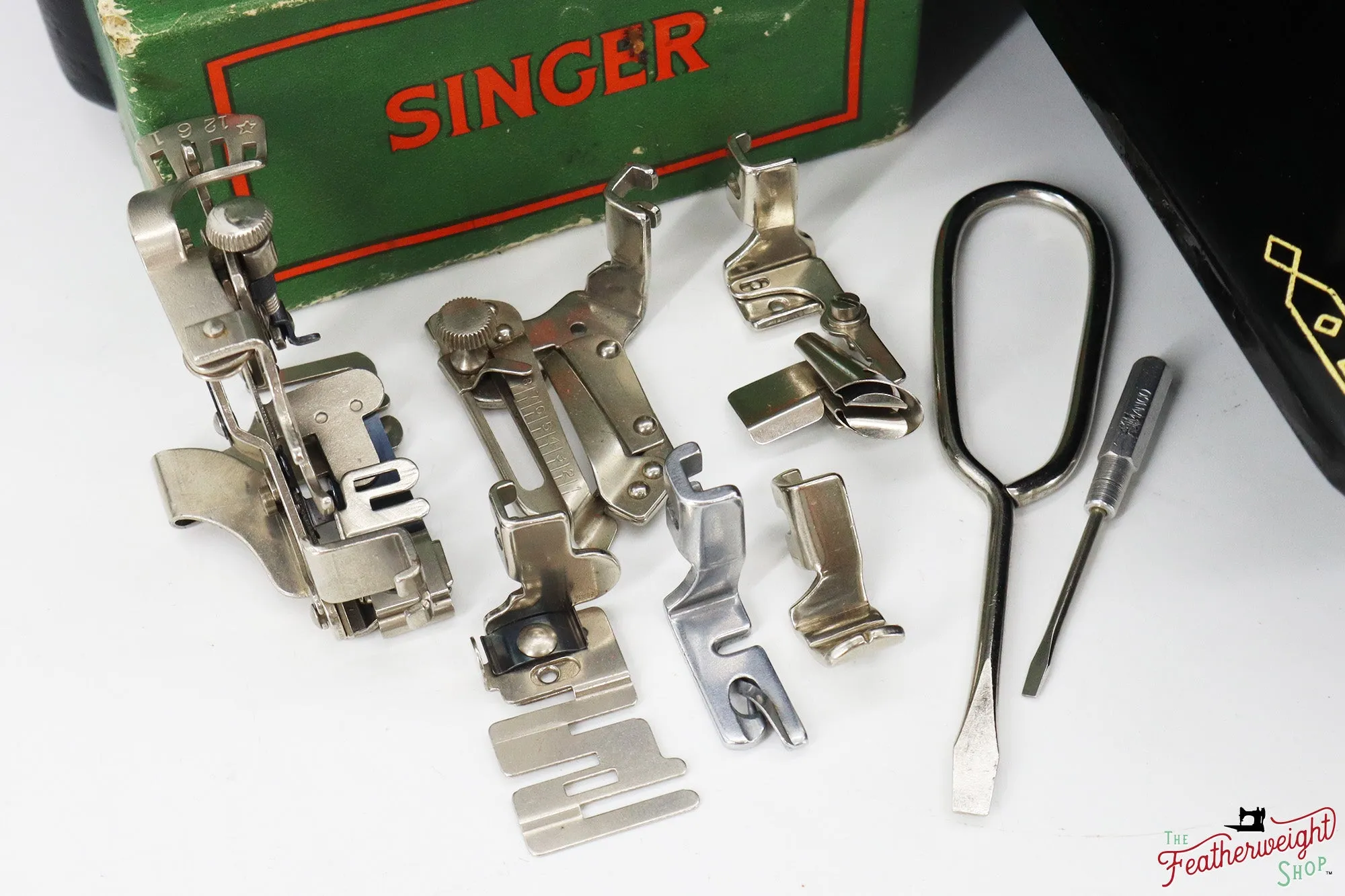 Singer Featherweight 221K Sewing Machine, 1956 - EL538***