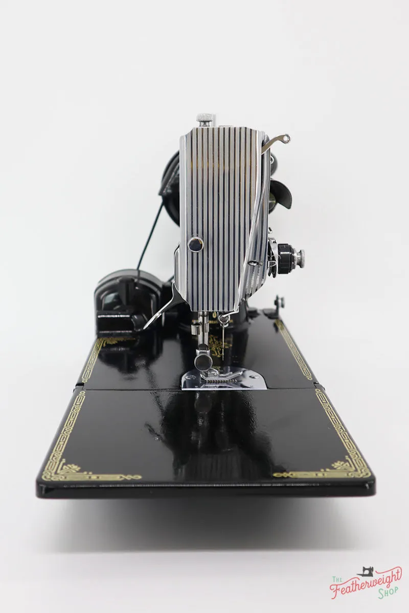 Singer Featherweight 221K Sewing Machine, EH142***