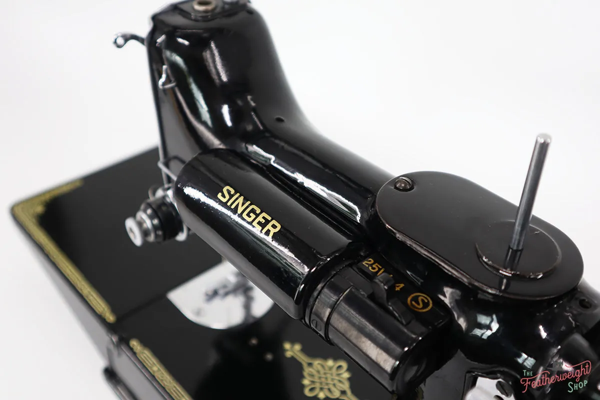 Singer Featherweight 221K Sewing Machine, EH142***