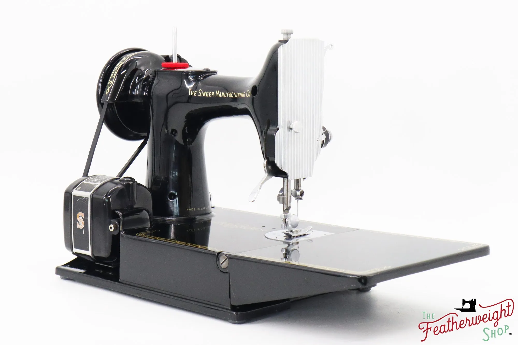 Singer Featherweight 221K Sewing Machine, RED "S" - ES171***