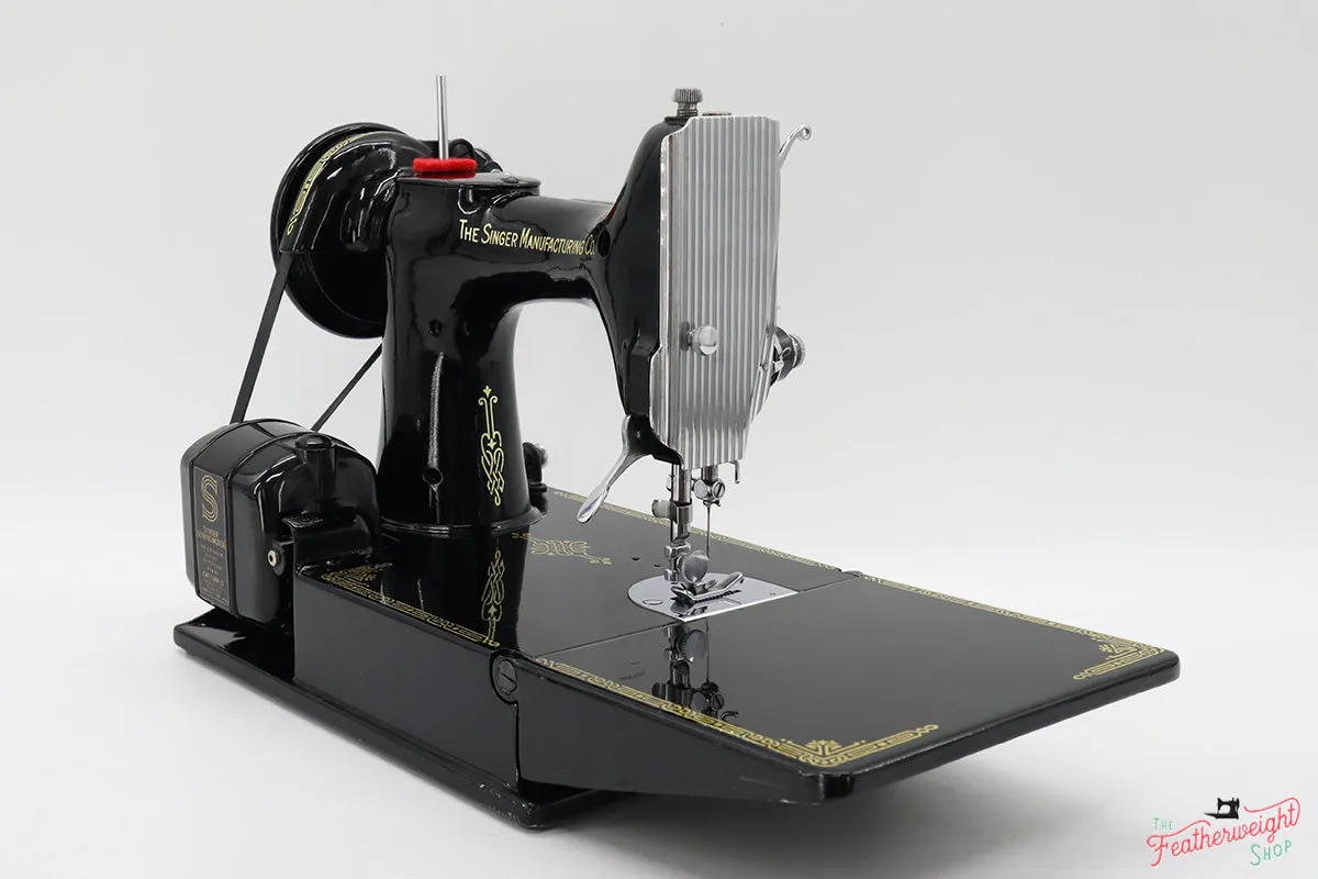 Singer Featherweight Swedish 221K Sewing Machine, EG704***