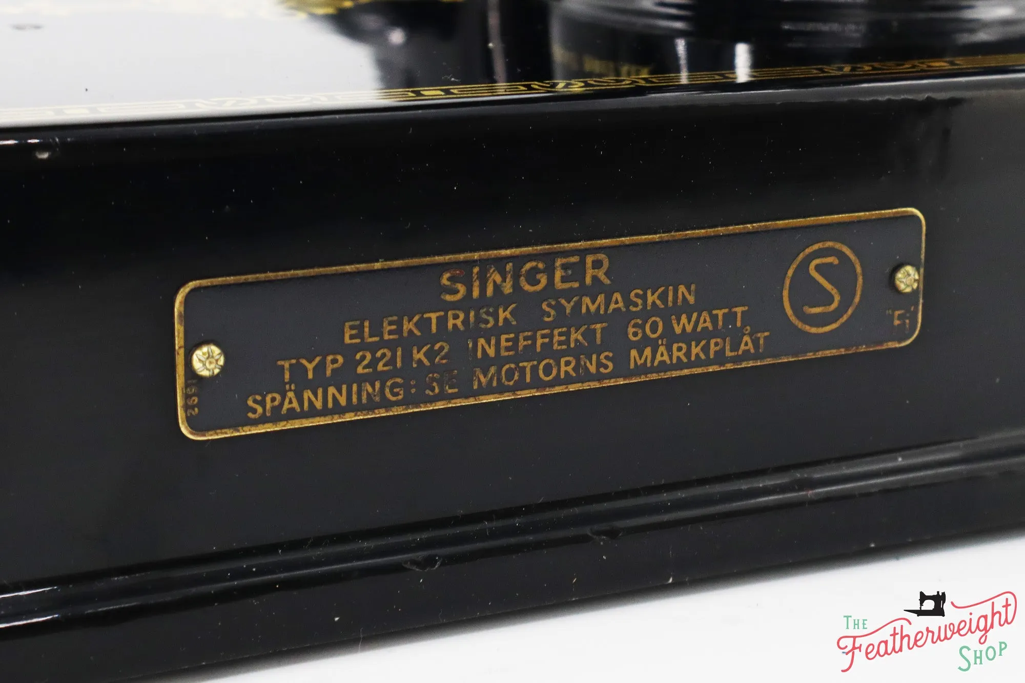 Singer Featherweight Swedish 221K Sewing Machine, EH005***